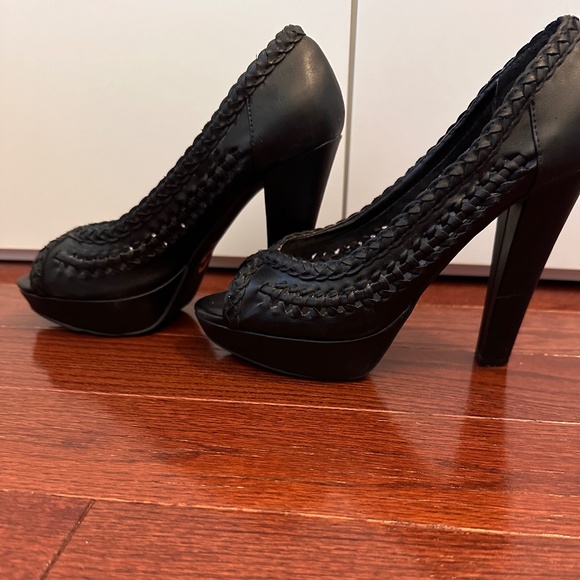 G by Guess Black Woven 6.5 Cera Platform heel - Picture 5 of 10